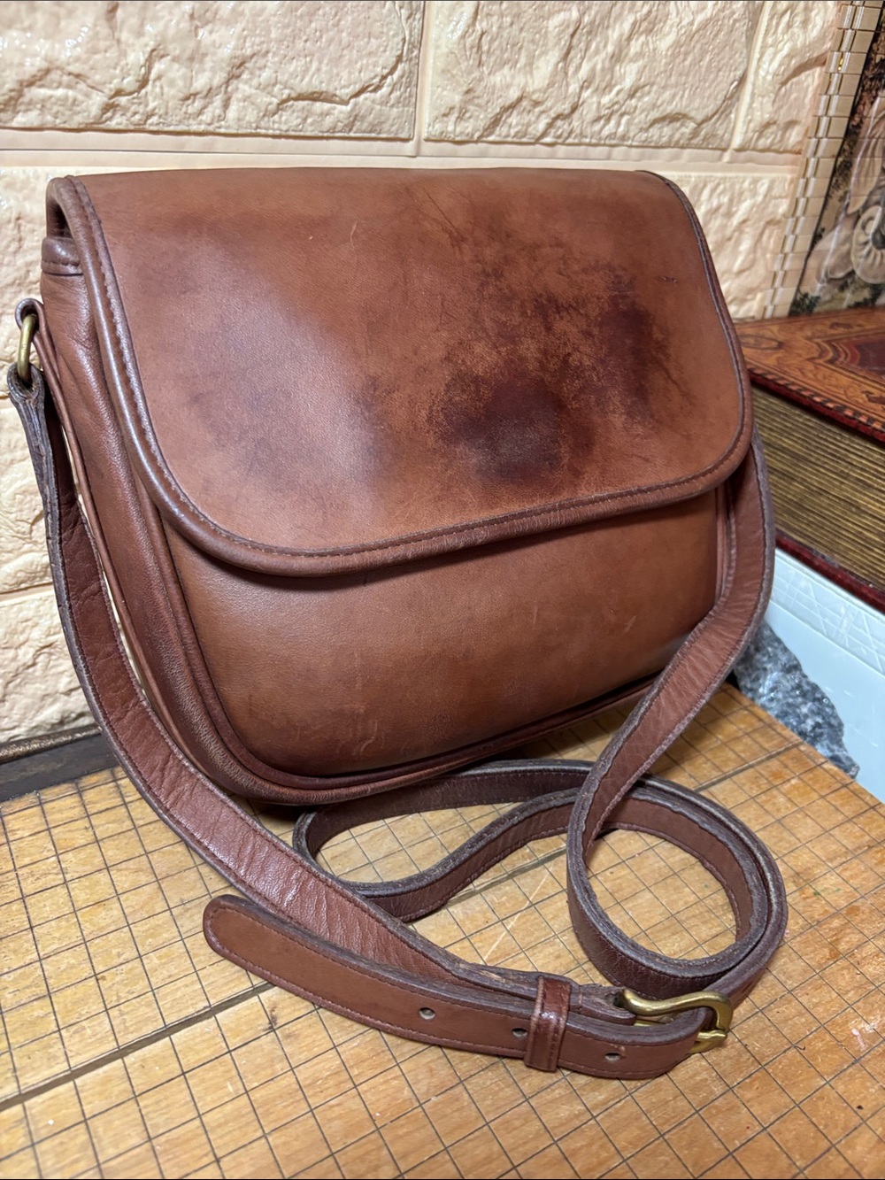 Coach Tailored Pouch Shoulder Bag Vintage Leather Adjustable Strap Caramel Brown